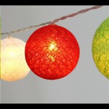 IRIS Gömb alakú 6cm/színes fonott/3m/piros-fehér-zöld/20db LED-es/USB-s fénydekoráció  (104-32) (104-32) - Fényfüzérek és -szalagok