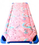 Rózsaszín alapon Unikornis - Hold gyerekmintás gumifüles töltött lepedő - 55x130 cm