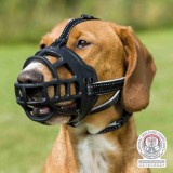 Trixie Muzzle Flex szilikon szájkosár neoprénnel bélelt szíjjal (M; Homlokpánt: 21 cm, Nyakpánt: 24 cm pl.: Ír terrier)